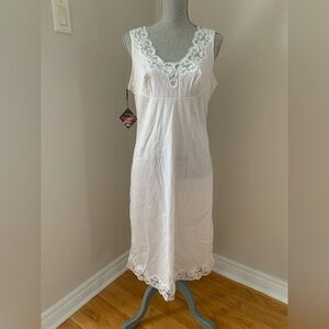 2 Vintage White Slips